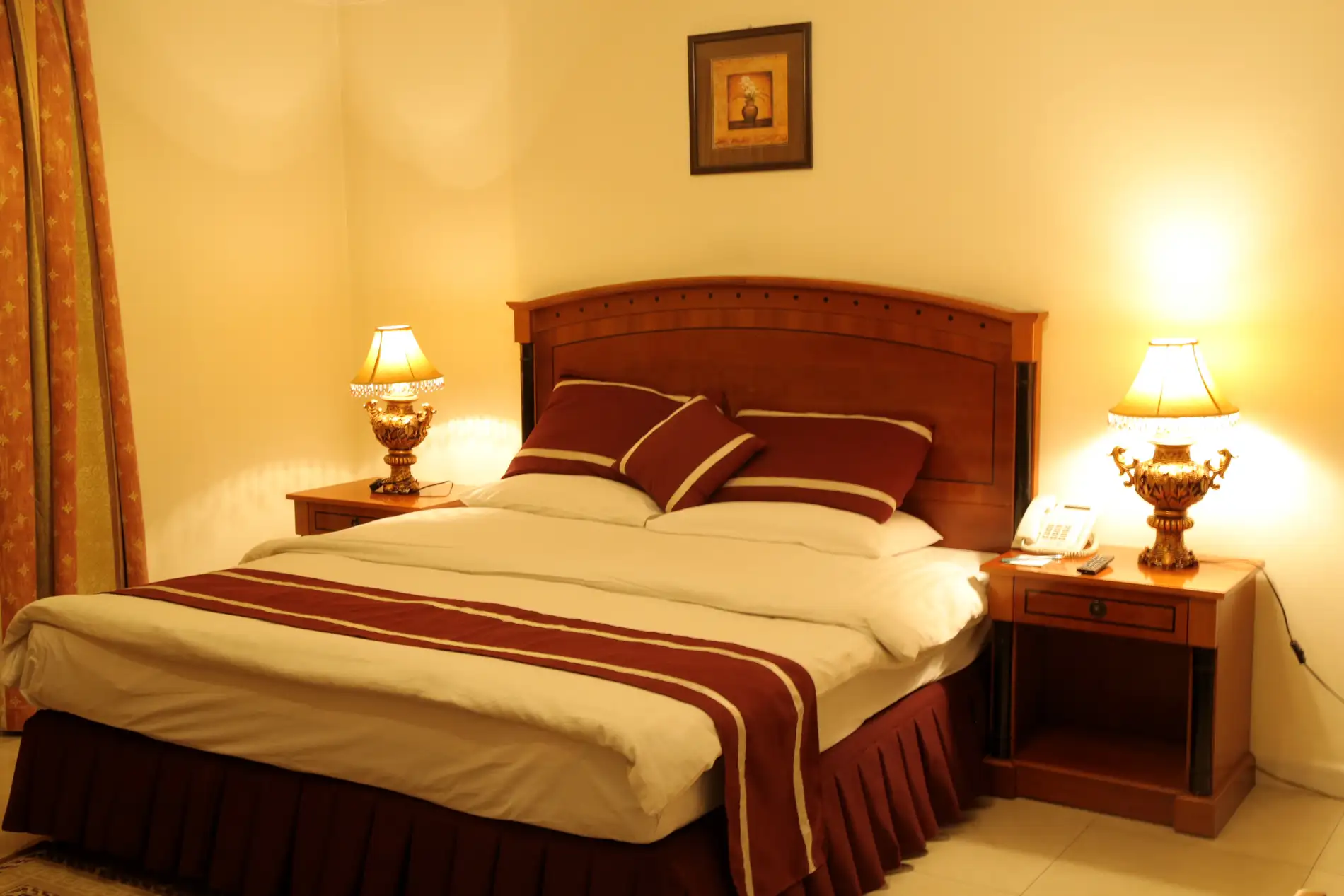 Deluxe Queen Suite
